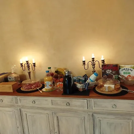 Les Communs De Chiffrevast Couette-café Tamerville