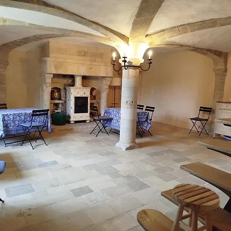 Les Communs De Chiffrevast ベッド・アンド・ブレックファスト *