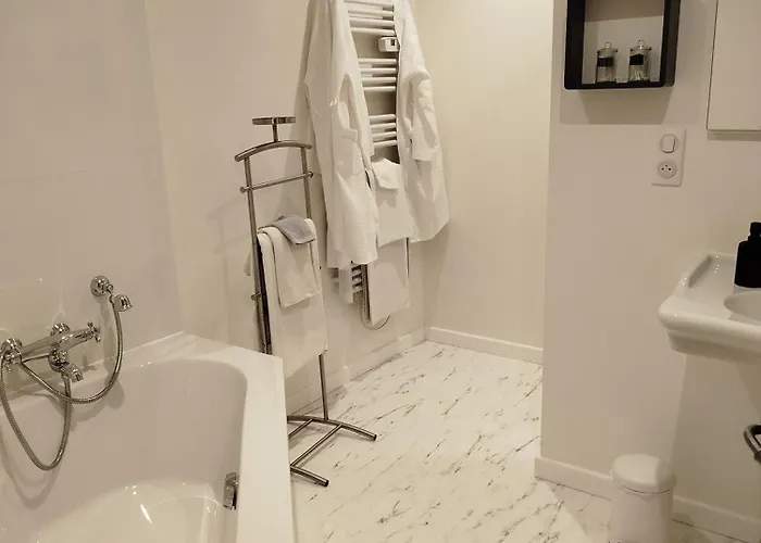 Les Communs De Chiffrevast ベッド・アンド・ブレックファスト Tamerville