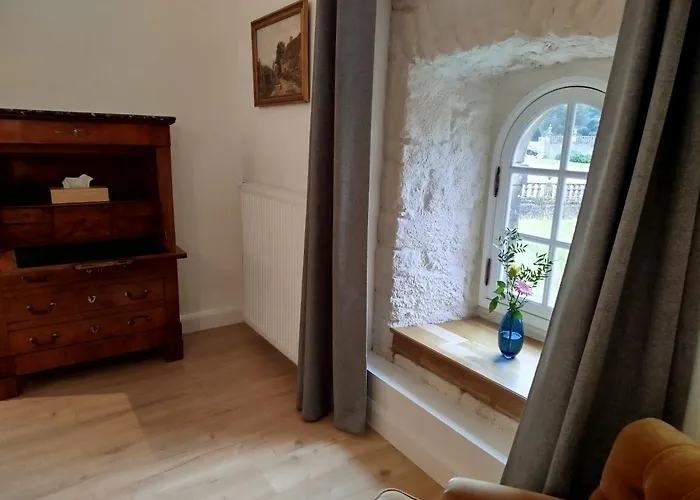 Les Communs De Chiffrevast *