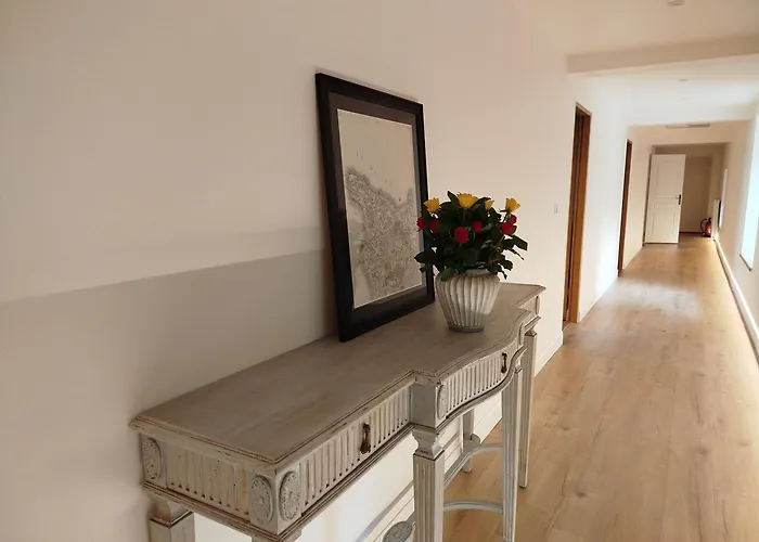 Les Communs De Chiffrevast