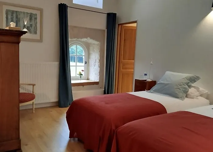 ベッド・アンド・ブレックファスト Les Communs De Chiffrevast Tamerville